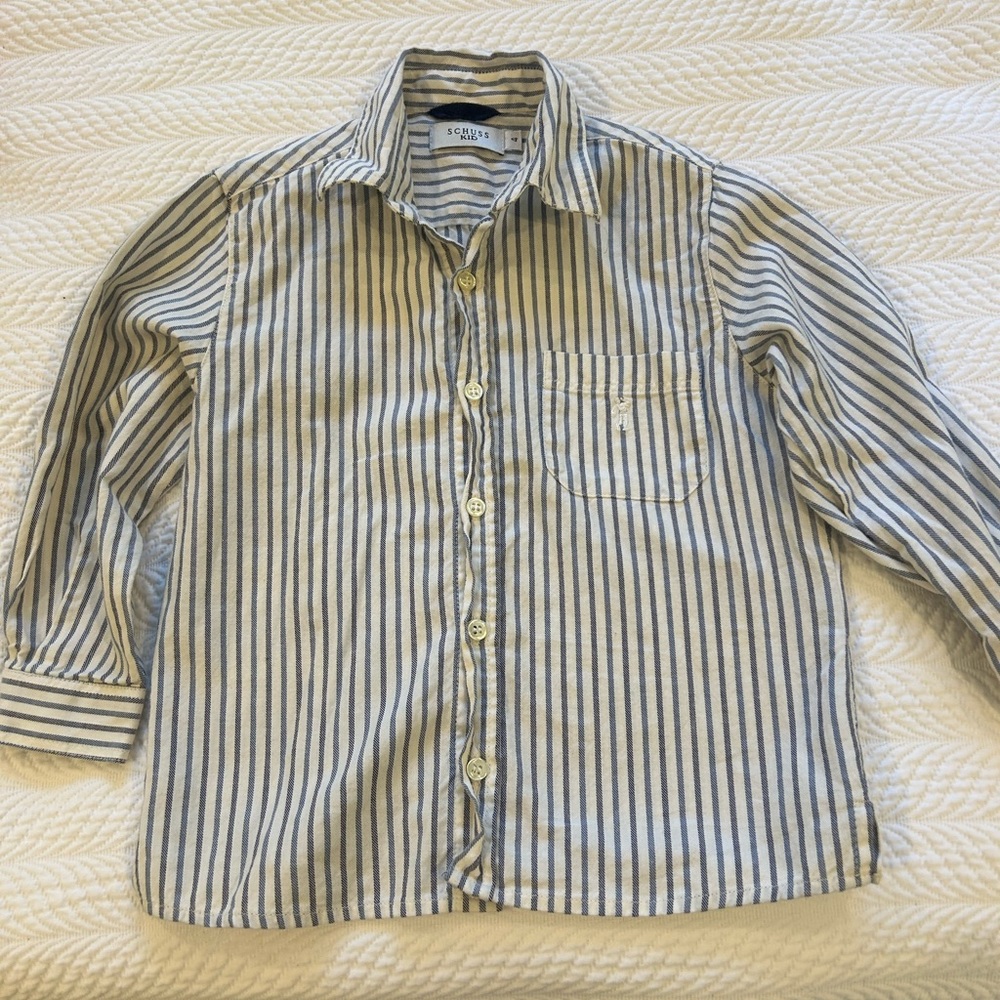 Schuss Kid Boys Button Down, Size 4.